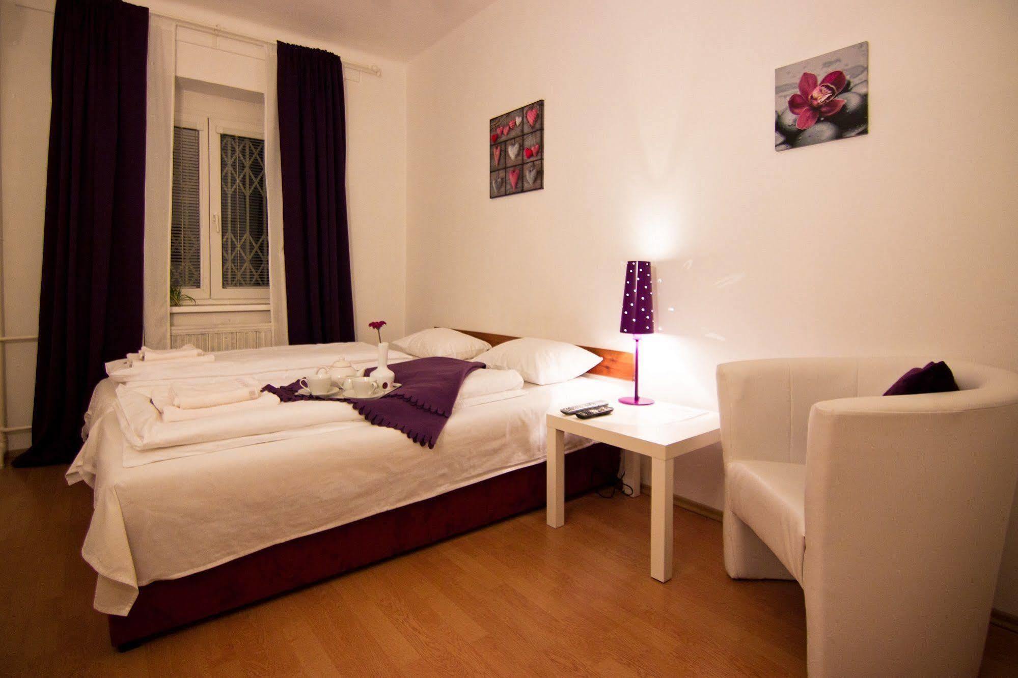 pensión Nika Praga Exterior foto